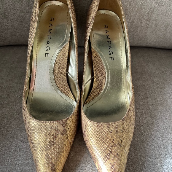 RAMPAGE BRAND NAME. Women shoes snake-like. Size9 M, man made materials. China. - Picture 4 of 7